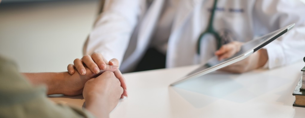 Het aanhoren van de diagnose