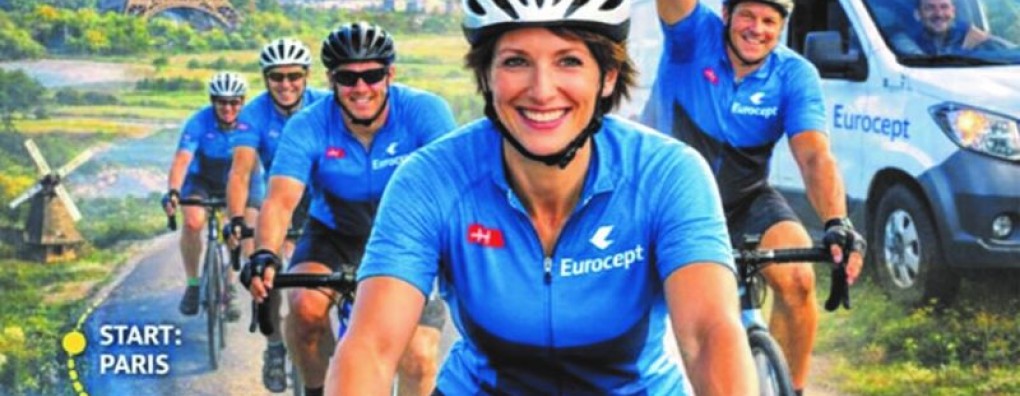 Collega’s fietsen 500 kilometer voor Stichting Samen Carend