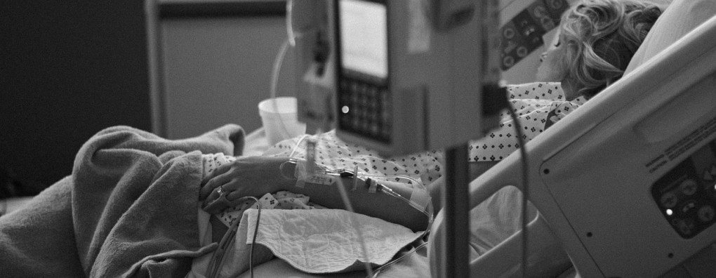 Ambulanceverpleegkundige trekt aan de noodbel over palliatieve zorg: "Situatie is vaak schrijnend"