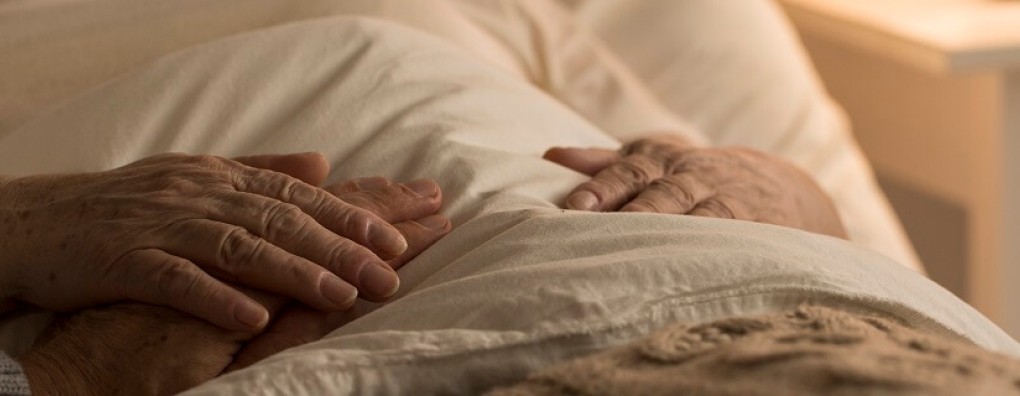 'Rouwdoula' Patty Duijn en longarts Sander de Hosson geven samen een webinar over 'zorg in de stervensfase'