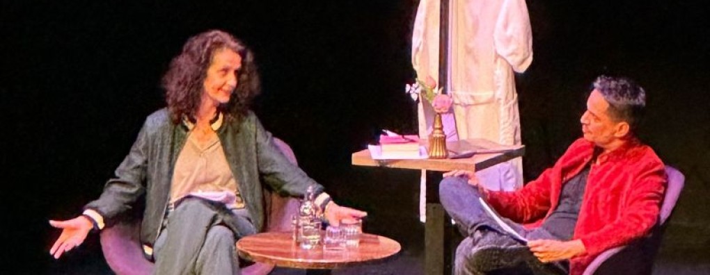 Theatercollege in Alkmaar raakt volle zaal: ‘Wie de dood ziet, ziet het leven’