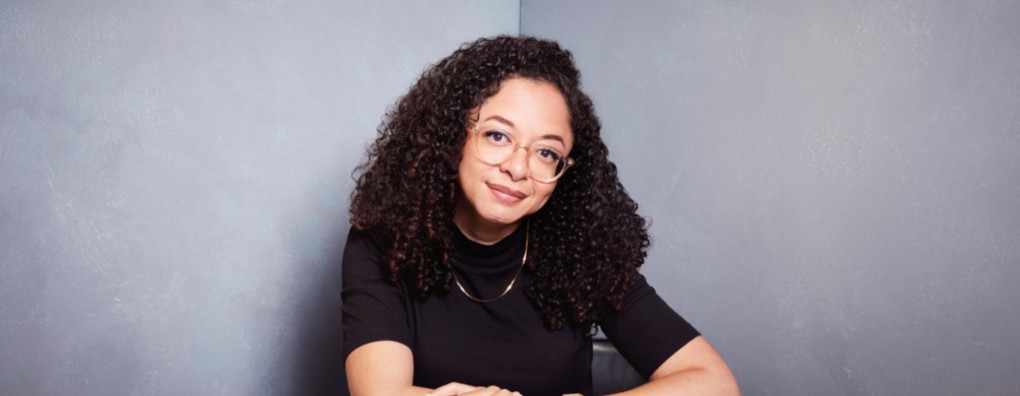 Stand-upcomedian Wina Ricardo brengt humor naar jaarcongres Zorg in de Stervensfase