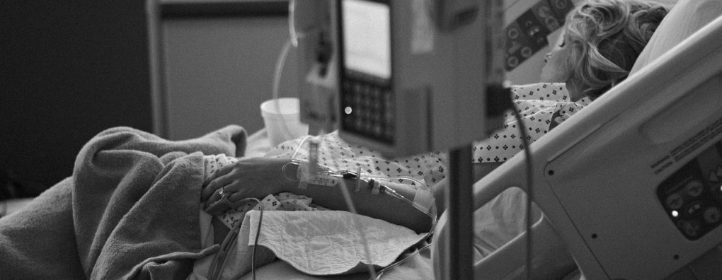 Ambulanceverpleegkundige trekt aan de noodbel over palliatieve zorg: "Situatie is vaak schrijnend"