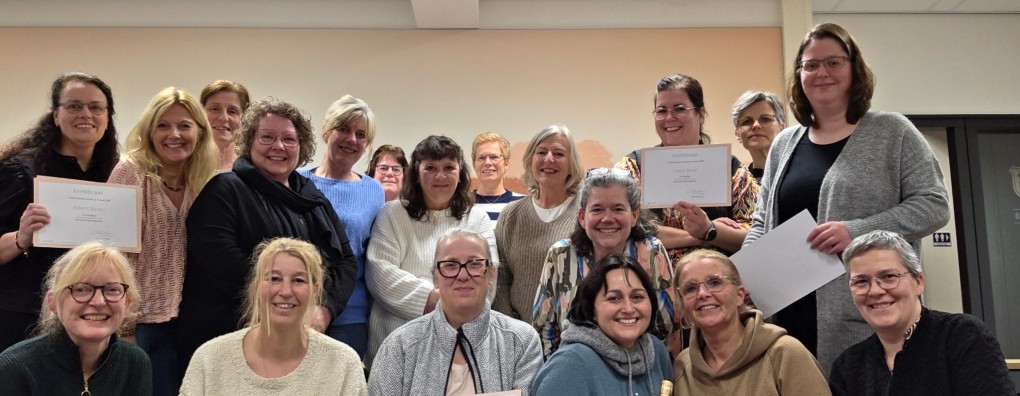 Nieuwe lichting deelnemers heeft leergang palliatieve zorg van Carend met succes afgerond