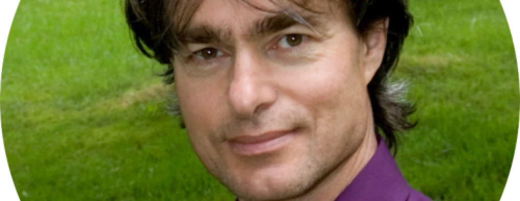 Journalist Rob Bruntink ontvangt Elisabeth Kübler-Ross onderscheiding