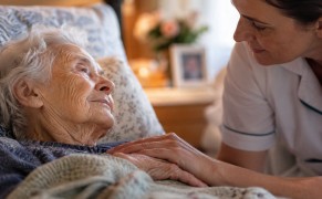 Kan aandacht zonder woorden het lijden bij dementie verminderen?