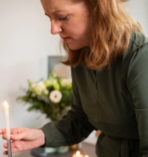 Nieuw zakkaartje helpt zorgverleners bij de eerste zorg na een overlijden