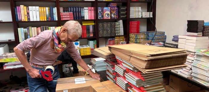 Dankzij jullie: opnieuw 100 boeken naar basisscholen