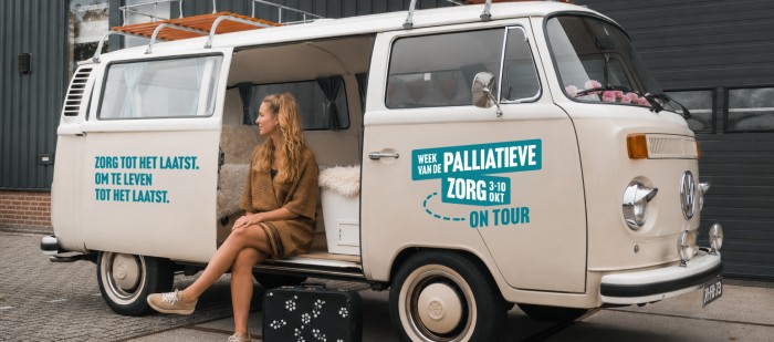Volkswagenbusje met ambassadeurs vraagt aandacht voor palliatieve zorg
